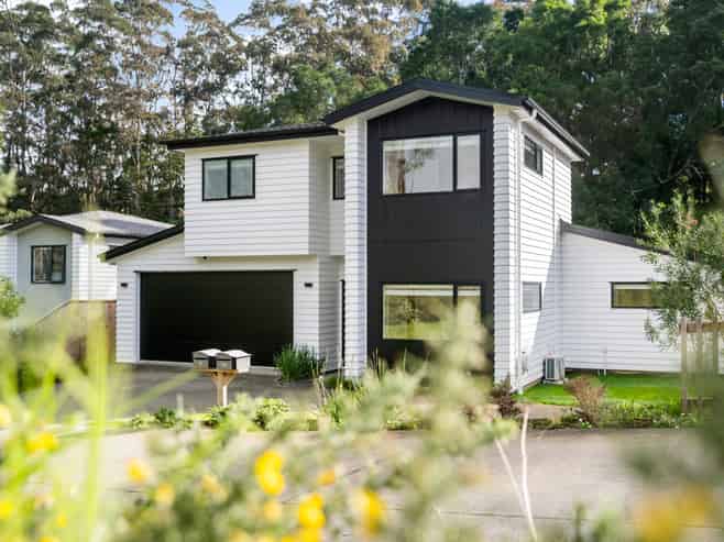 8 Tagish Way, Orewa