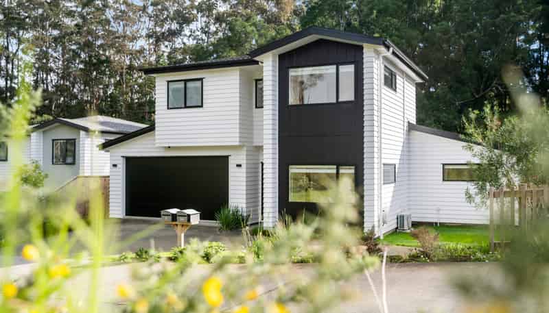 8 Tagish Way, Orewa