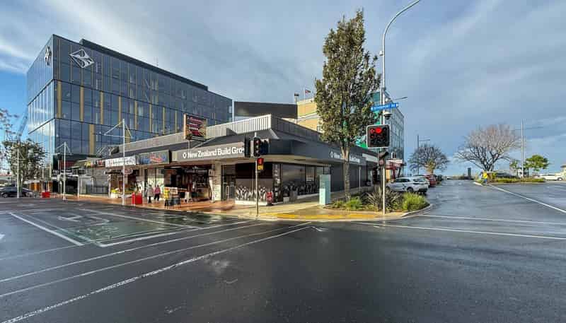 Shop 4, 110 Devonport Road, Tauranga