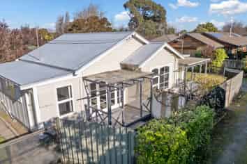 1 & 2/294 Keyes Road, New Brighton