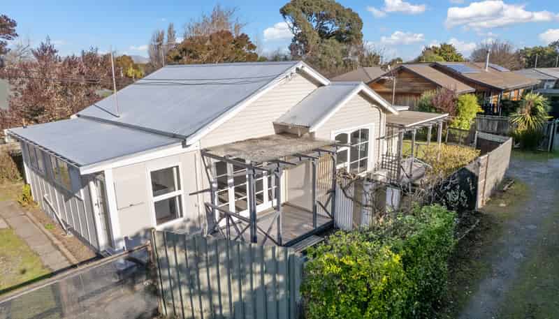 1 & 2/294 Keyes Road, New Brighton