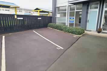 GROUND FLOOR ELLERSLIE OFFICE WITH PARKING
