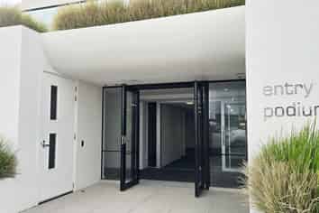 Showstopping office opportunity!