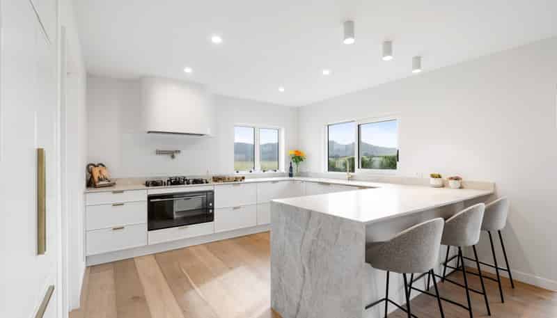 17 Pohutukawa Drive, Bay View