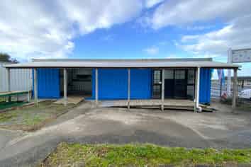 Yard and outbuildings - For Lease