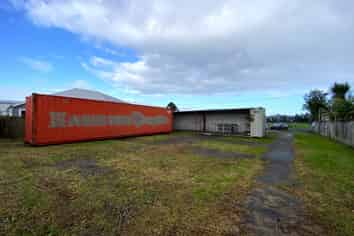 Yard and outbuildings - For Lease