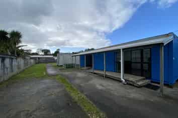 Yard and outbuildings - For Lease