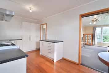 407 Montgomery Street, Raureka