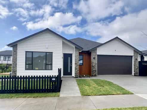 22 Tipu Crescent, Wainui