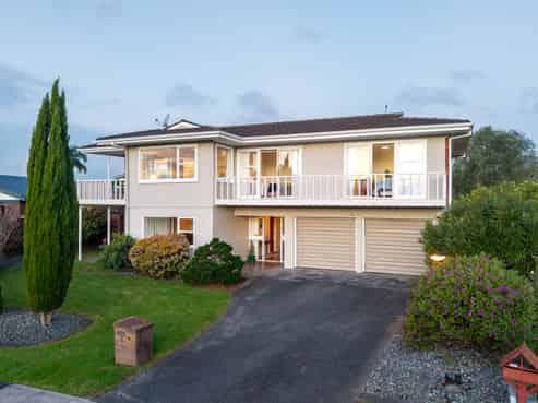 8 Fielding Crescent, Farm Cove