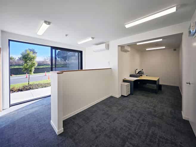 Compact, as-new office and workshop