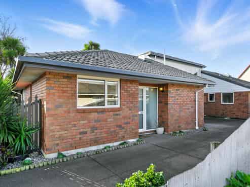 1/48 Longfellow Street, Sydenham