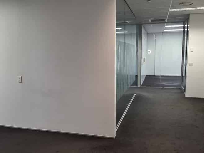 First-floor office in popular business park