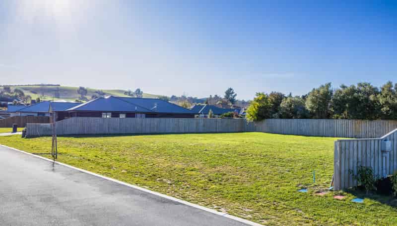 13 Foster Place, Amberley