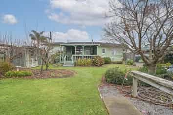 909 Rata Street, Mahora
