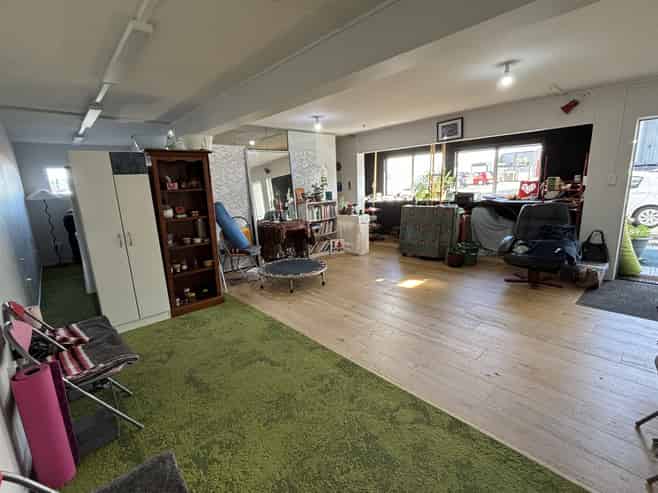 Ground floor Judea office for lease