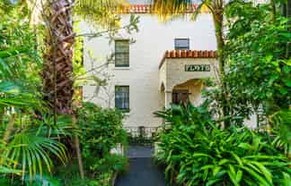 2/128 Newton Road, Newton