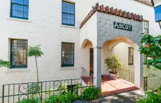 2/128 Newton Road, Newton