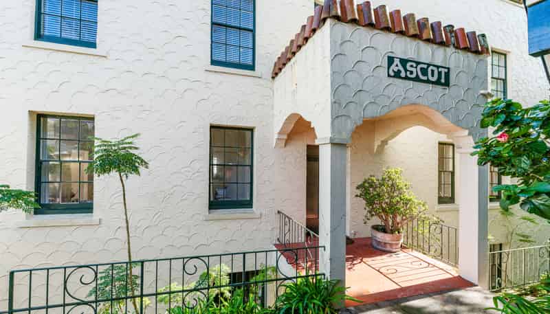 2/128 Newton Road, Newton