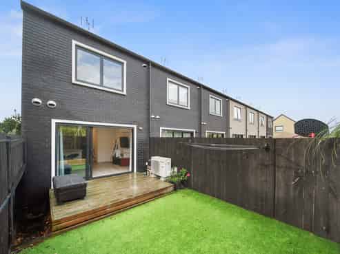 28/137 Hall Avenue, Favona