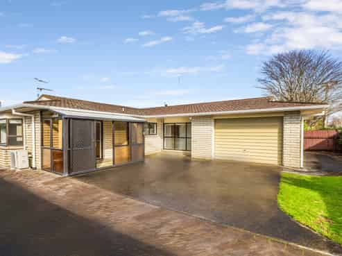 20C Tukapa Street, Westown