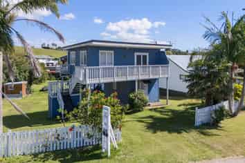 54 Athenree Road, Athenree