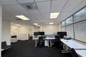 Functional 806sqm Facility in Penrose