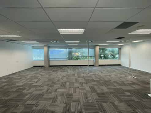 Whole building ready-to-occupy in Wiri