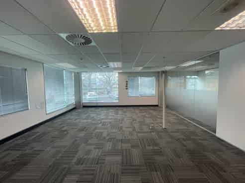 Whole building ready-to-occupy in Wiri