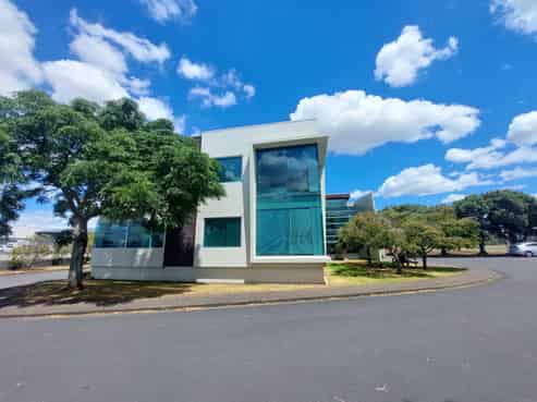 Whole building ready-to-occupy in Wiri