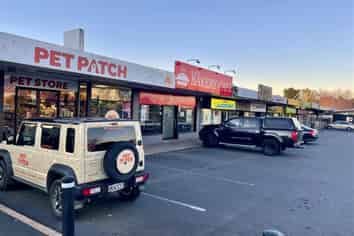 Exceptional Retail Visibility on SH16