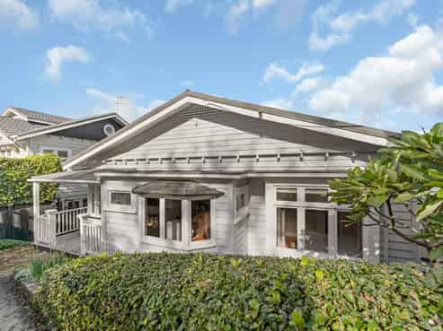 1/15A Kerr Street, Devonport