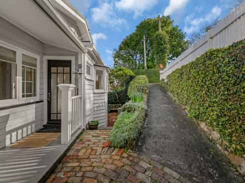 1/15A Kerr Street, Devonport