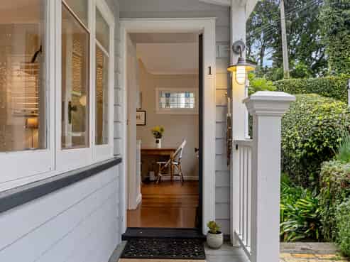 1/15A Kerr Street, Devonport