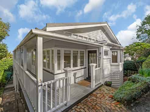 1/15A Kerr Street, Devonport
