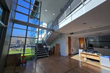 Strategically positioned ground floor office
