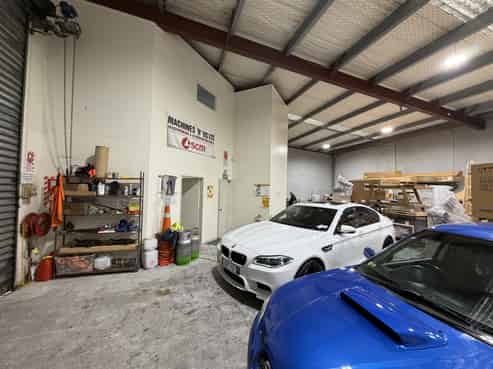 Rare road front opportunity on Rosebank