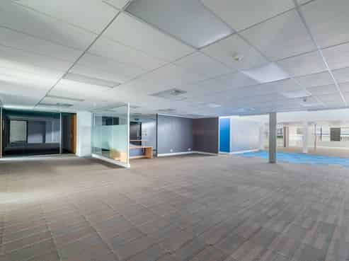 1000 sqm Office - Willis Street Location