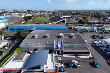 Large Format Warehouse/Retail | AVAILABLE NOW