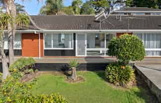 1B De Val Drive, Titirangi