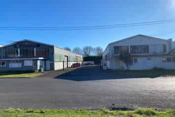 Workshop/Warehouse with Gantry