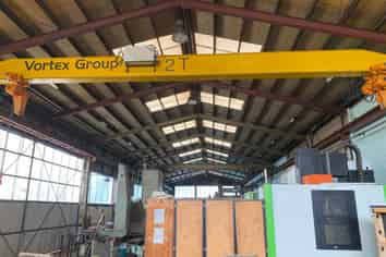 Workshop/Warehouse with Gantry