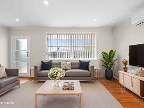 1215A Norfolk Crescent, Mayfair