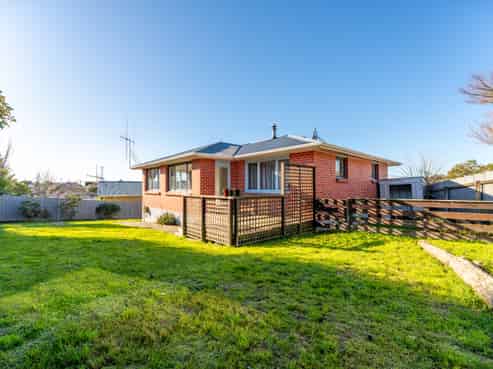 27 Balmoral Street, Marchwiel