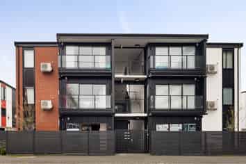 1/182 London Street, Hamilton Central