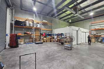 UNMISSABLE FRONTAGE - INDUSTRIAL WITH IMPACT