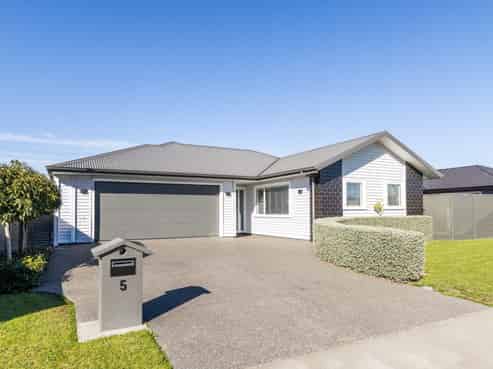 5 McKay Close, Frimley