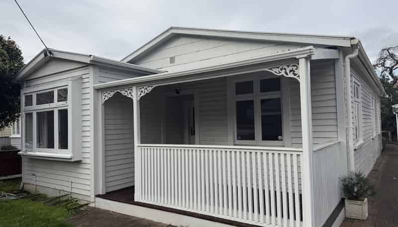 22 Riddlers Crescent, Petone