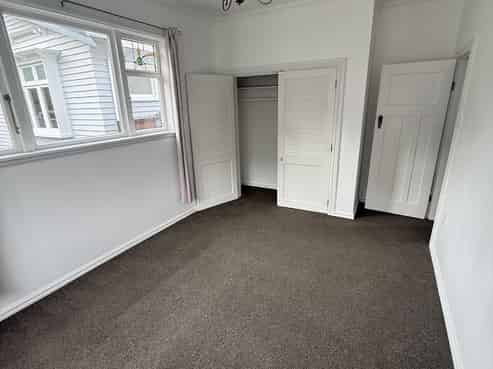 22 Riddlers Crescent, Petone