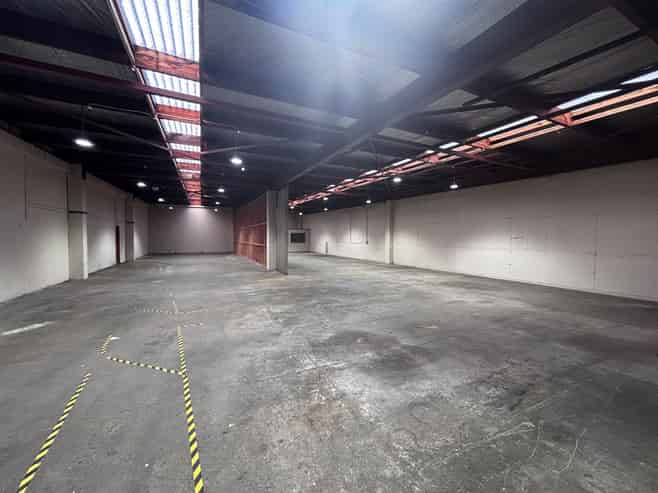Quality warehouse on Port Road!